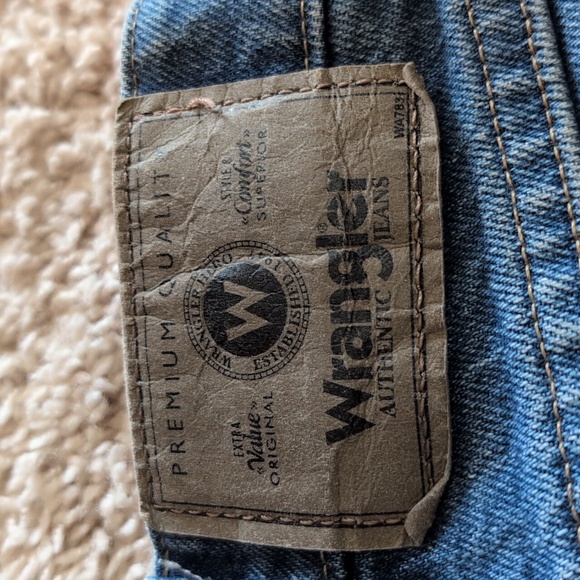 New items. HALF OFF! Men's 36-in jean shorts - Picture 4 of 6